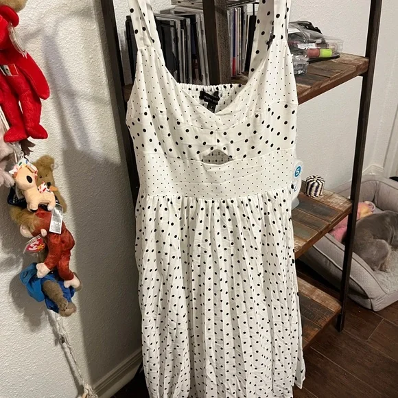 banana republic black and white polka dot dress Black Polka Dot Midi Dress – Unclaimed Baggage